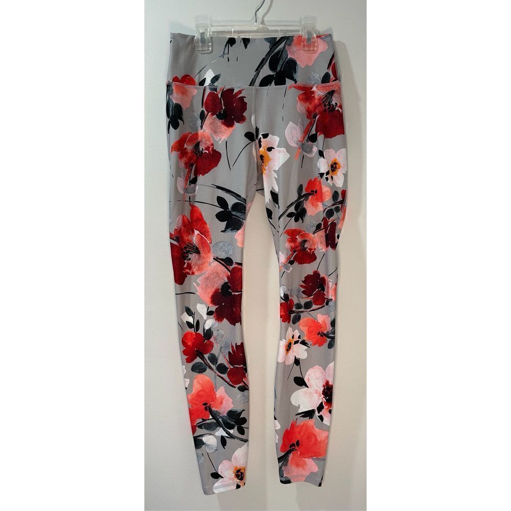 Fabletics women’s gray floral leggings size Medium 8/10. #40-1003